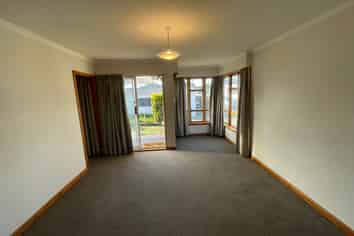 8 Robin Street, Burwood