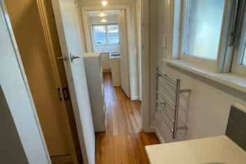 8 Robin Street, Burwood