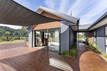 191 Pigeon Valley South, Pigeon Valley, Wakefield