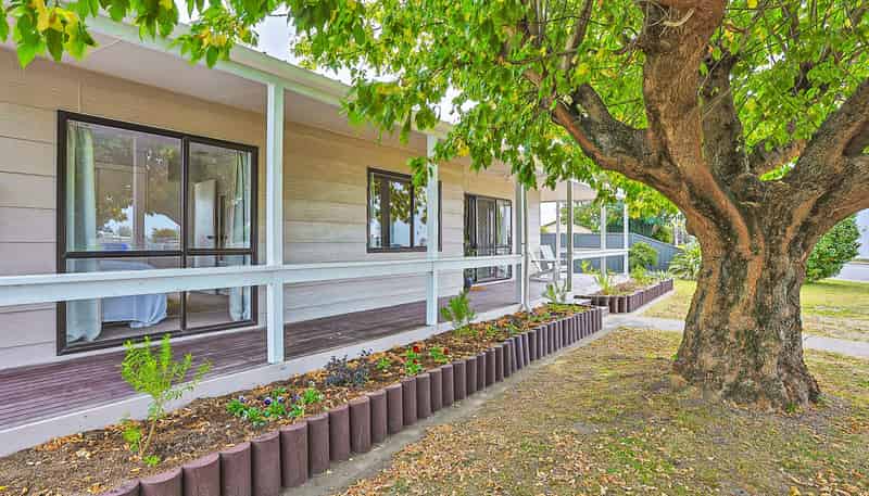 1104 Francis Hicks Avenue, Raureka