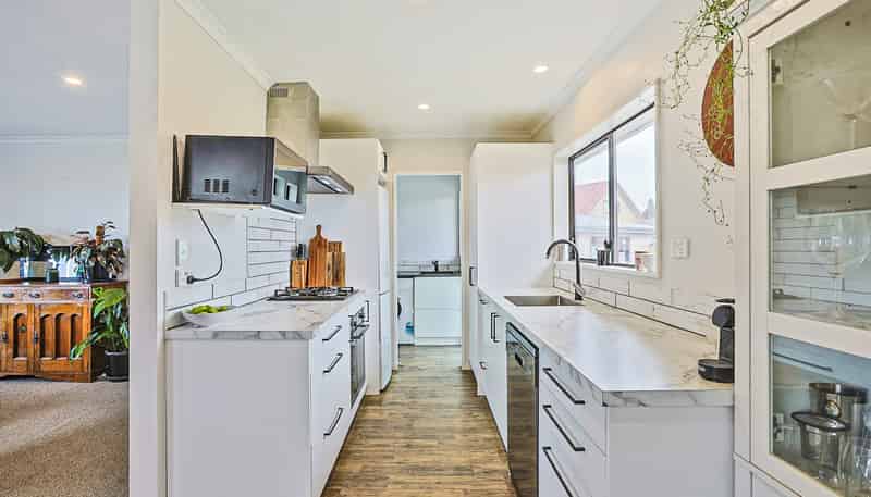 1104 Francis Hicks Avenue, Raureka