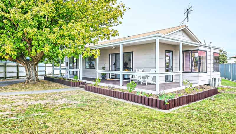 1104 Francis Hicks Avenue, Raureka