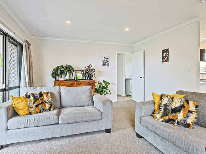 1104 Francis Hicks Avenue, Raureka