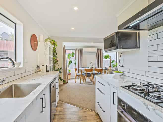 1104 Francis Hicks Avenue, Raureka