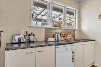 164 Clayton Road, Mangakakahi