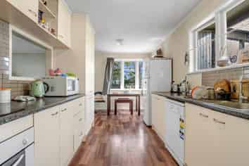 164 Clayton Road, Mangakakahi