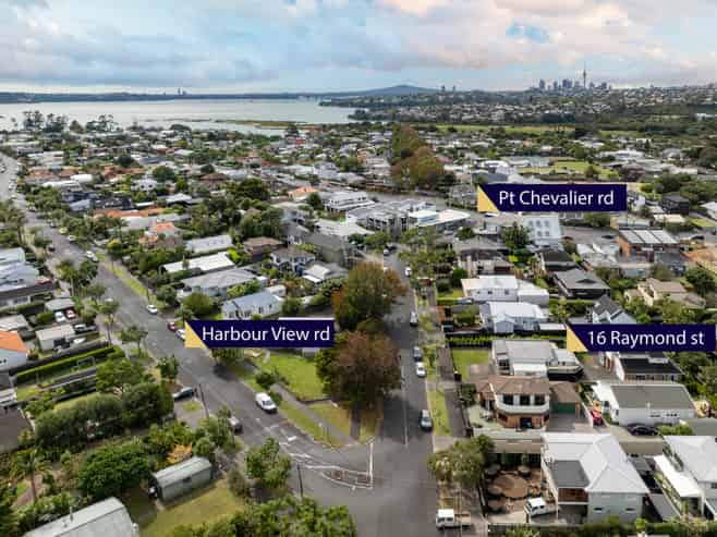 16 Raymond Street, Point Chevalier