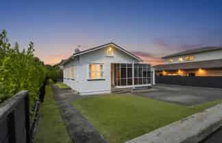 16 Raymond Street, Point Chevalier