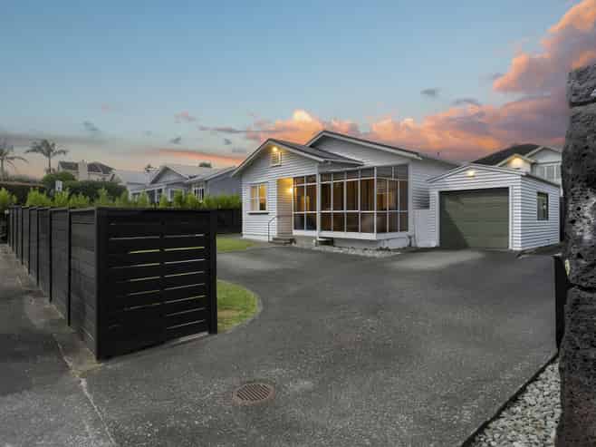 16 Raymond Street, Point Chevalier