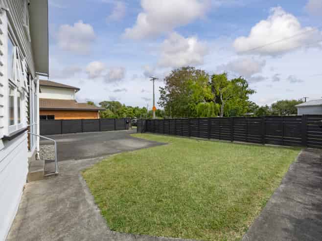 16 Raymond Street, Point Chevalier