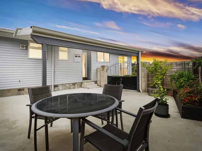 18 Omaha Grove, Totara Park