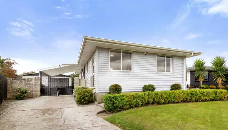 18 Omaha Grove, Totara Park