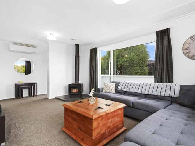 18 Omaha Grove, Totara Park