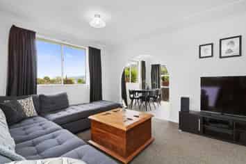 18 Omaha Grove, Totara Park