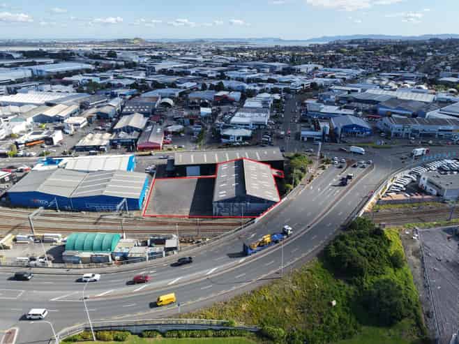 1,154sqm Canopy + 1,000sqm Yard