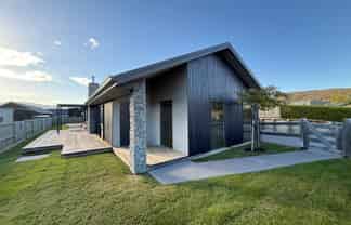 3 Bargour Street, Wanaka