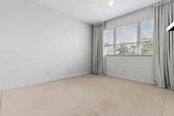 73 Dale Crescent, Pakuranga