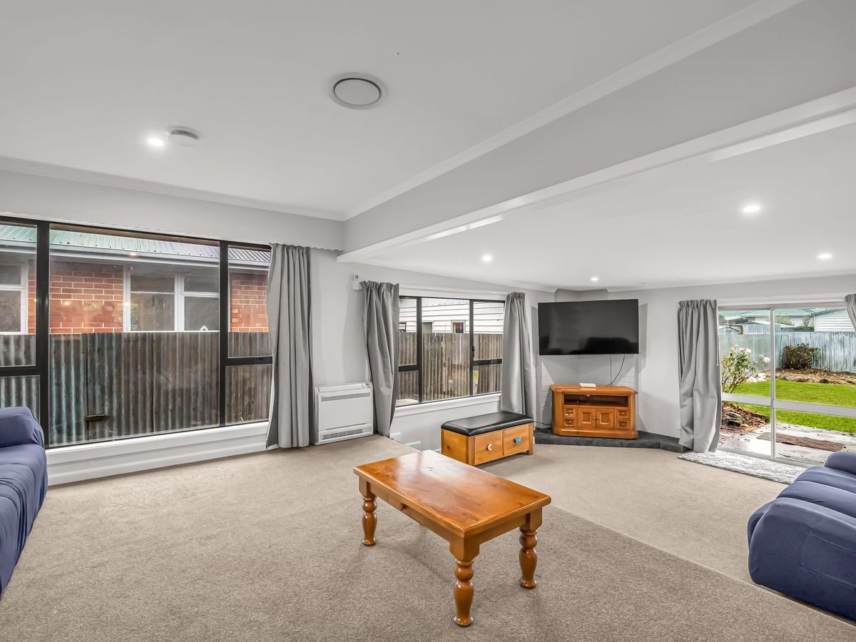 Flexible Family Living with 4th Bedroom Potential - Mehr