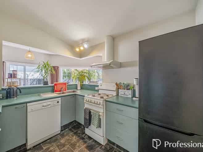 11 Elizabeth Street, Moera