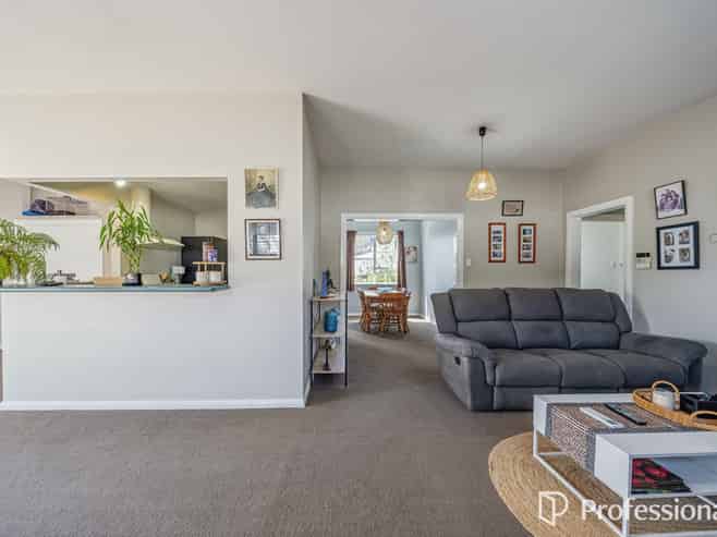 11 Elizabeth Street, Moera