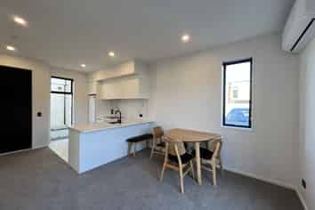 2/16 Rutherford Street, Woolston