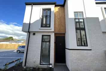 2/16 Rutherford Street, Woolston