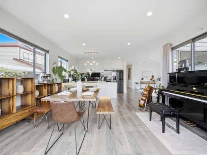 5 Thomas Rielly Avenue, Hobsonville