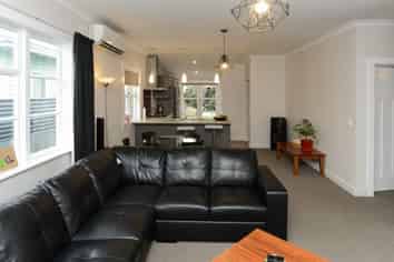 606 Willowpark Road North, Mayfair