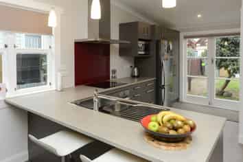 606 Willowpark Road North, Mayfair