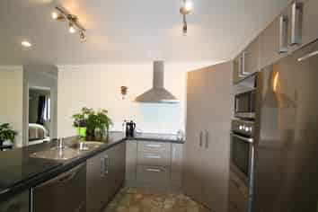 9B Simons Street, Moturoa