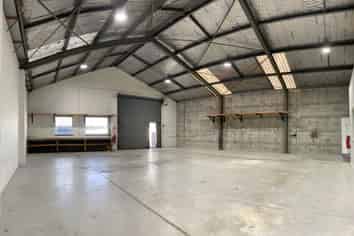 Versatile 200m2 Mixed Use Warehouse Otahuhu