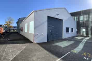Versatile 200m2 Mixed Use Warehouse Otahuhu