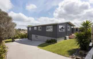 286 Pukehina Parade, Pukehina