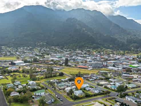 18 Terminus Street, Te Aroha