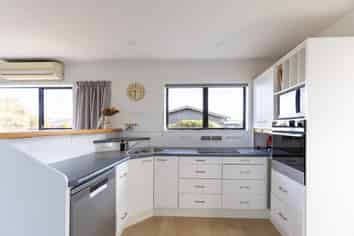 52 Guppy Road, Greenmeadows