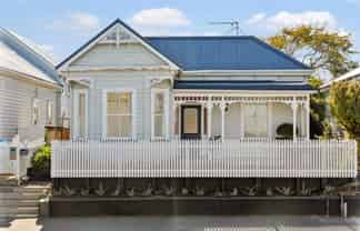 537 New North Road, Kingsland