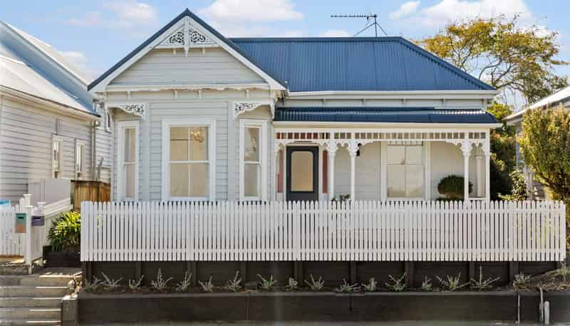 537 New North Road, Kingsland