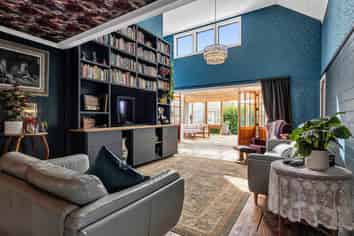 105 High Street, Eltham