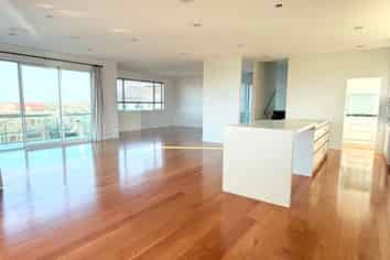 138B Beach Road, Castor Bay