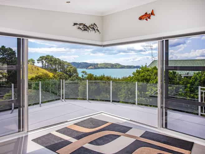 56 Puriri Road, Coromandel