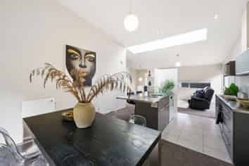 7/2 Onslow Road, Khandallah