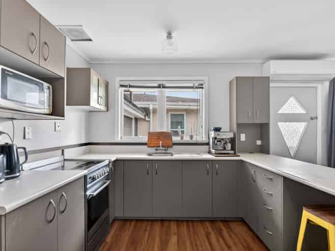 2/18 Armour Place, Onekawa