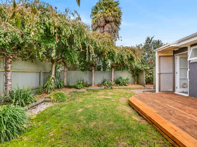 2/18 Armour Place, Onekawa