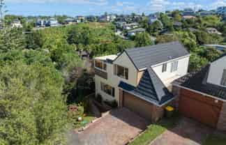 21b Cairnbrae Court, Torbay