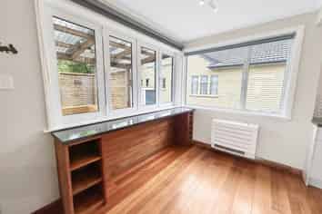 9 Park Road, West End