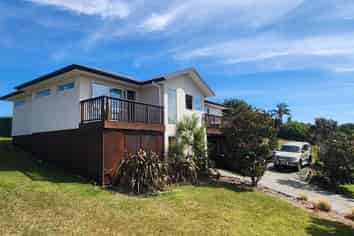 21 Omana Avenue, Helensville