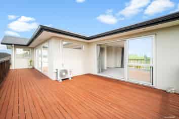 21 Omana Avenue, Helensville