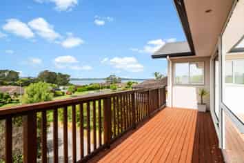 21 Omana Avenue, Helensville