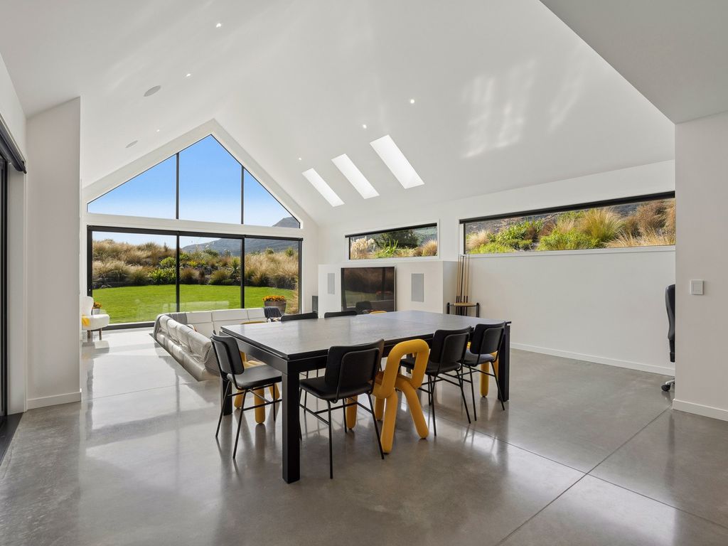 Turn-key luxury with a view to impress - View 2
