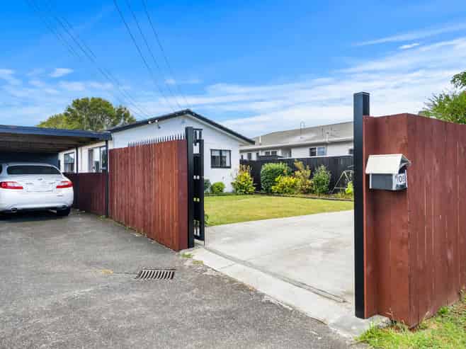 1/108 Gloucester Road, Manurewa
